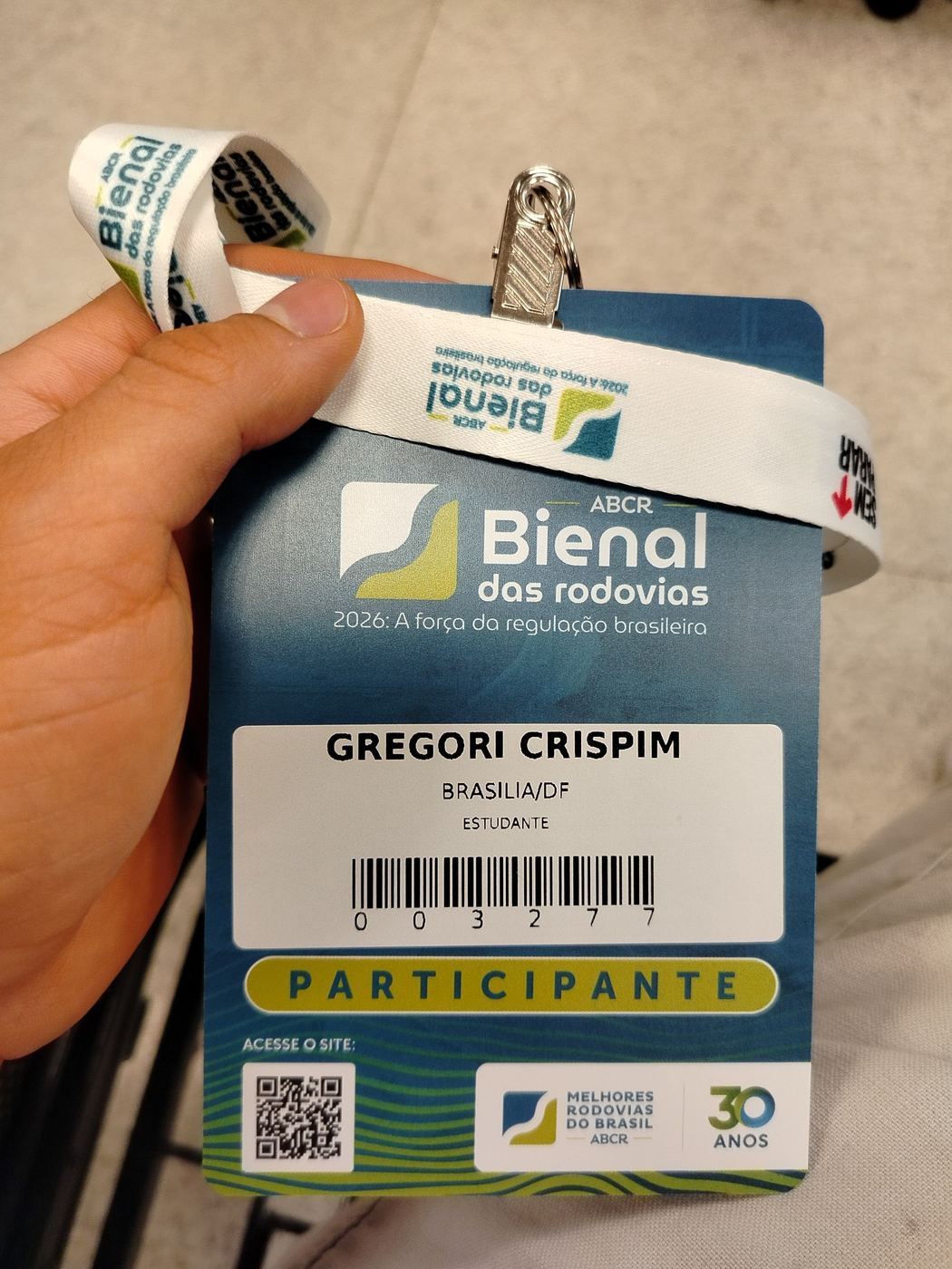 Crachá de estudante na Bienal das Rodovias ABCR 2026